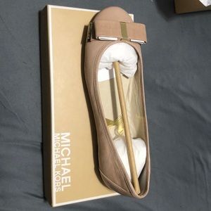 Brand new never worn Michael Kors flats